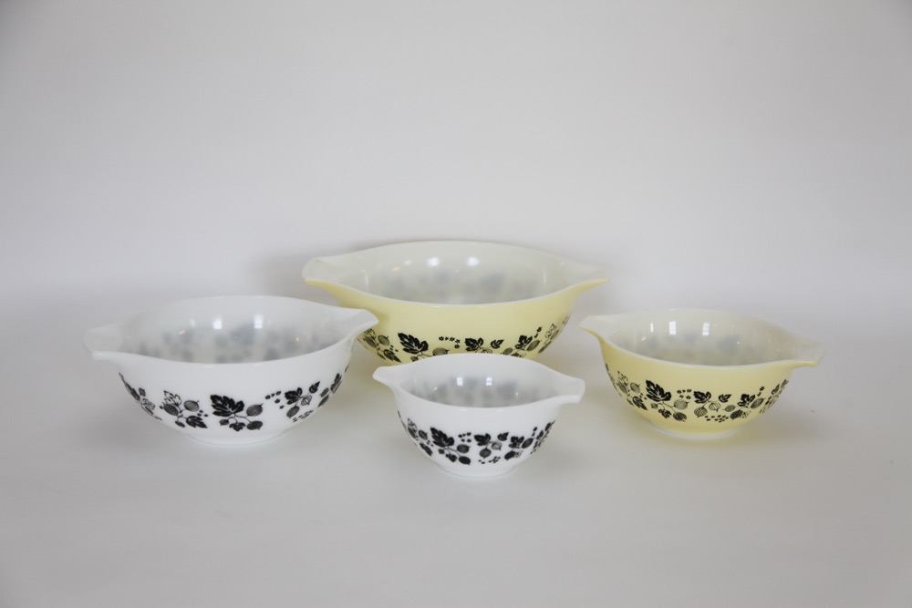 Pyrex Gooseberry Yellow "Cinderella" Mixing Bowls