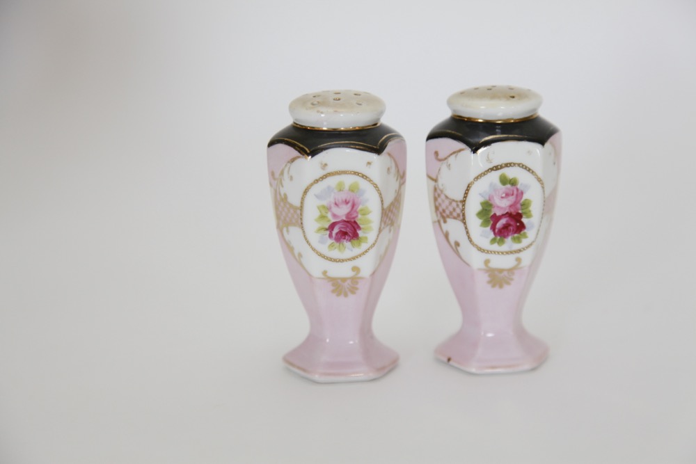 Small Vintage Porcelain Pieces