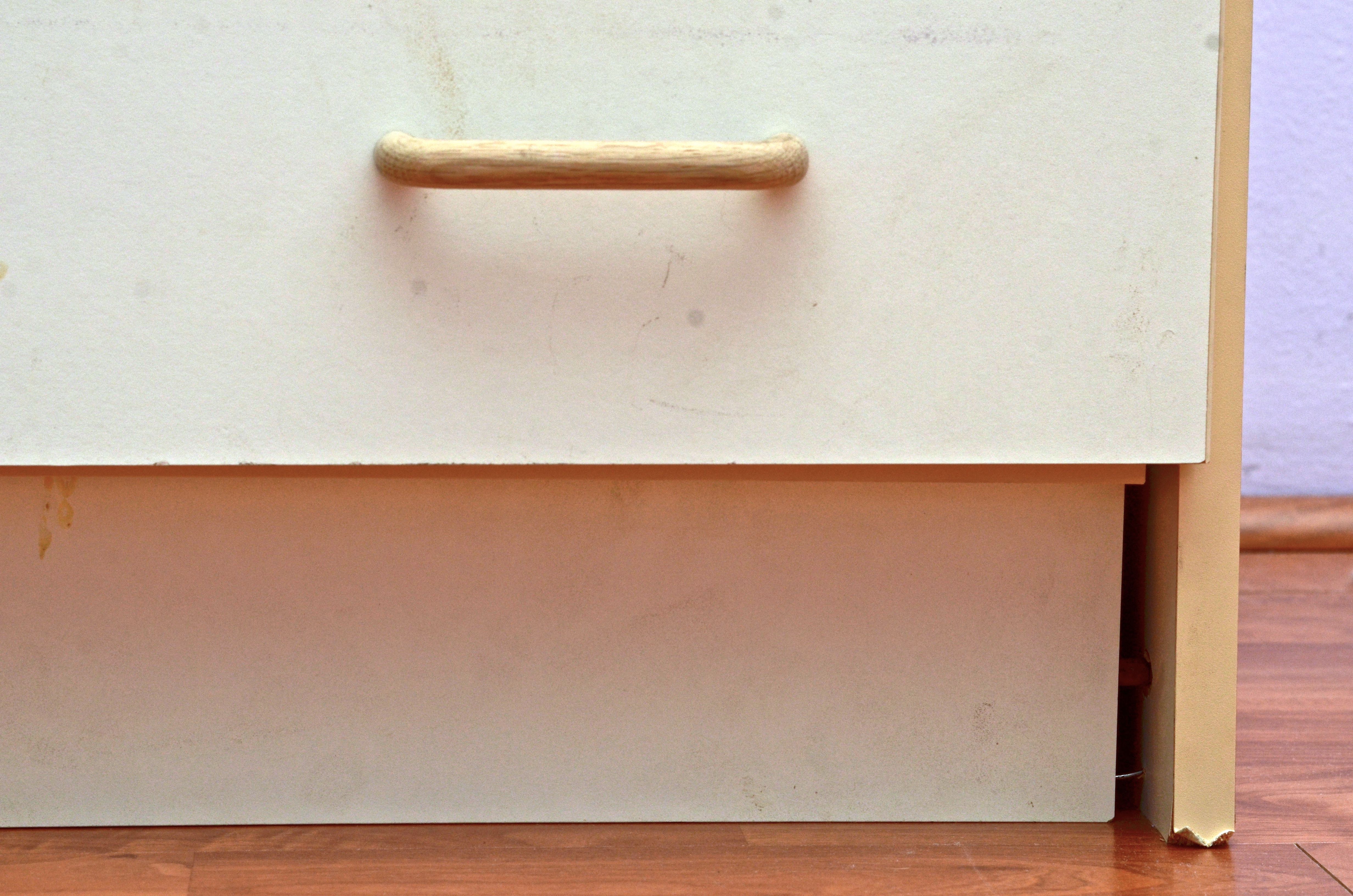 White Chest of Drawers With Six Narrow Pull Out Drawers on slides