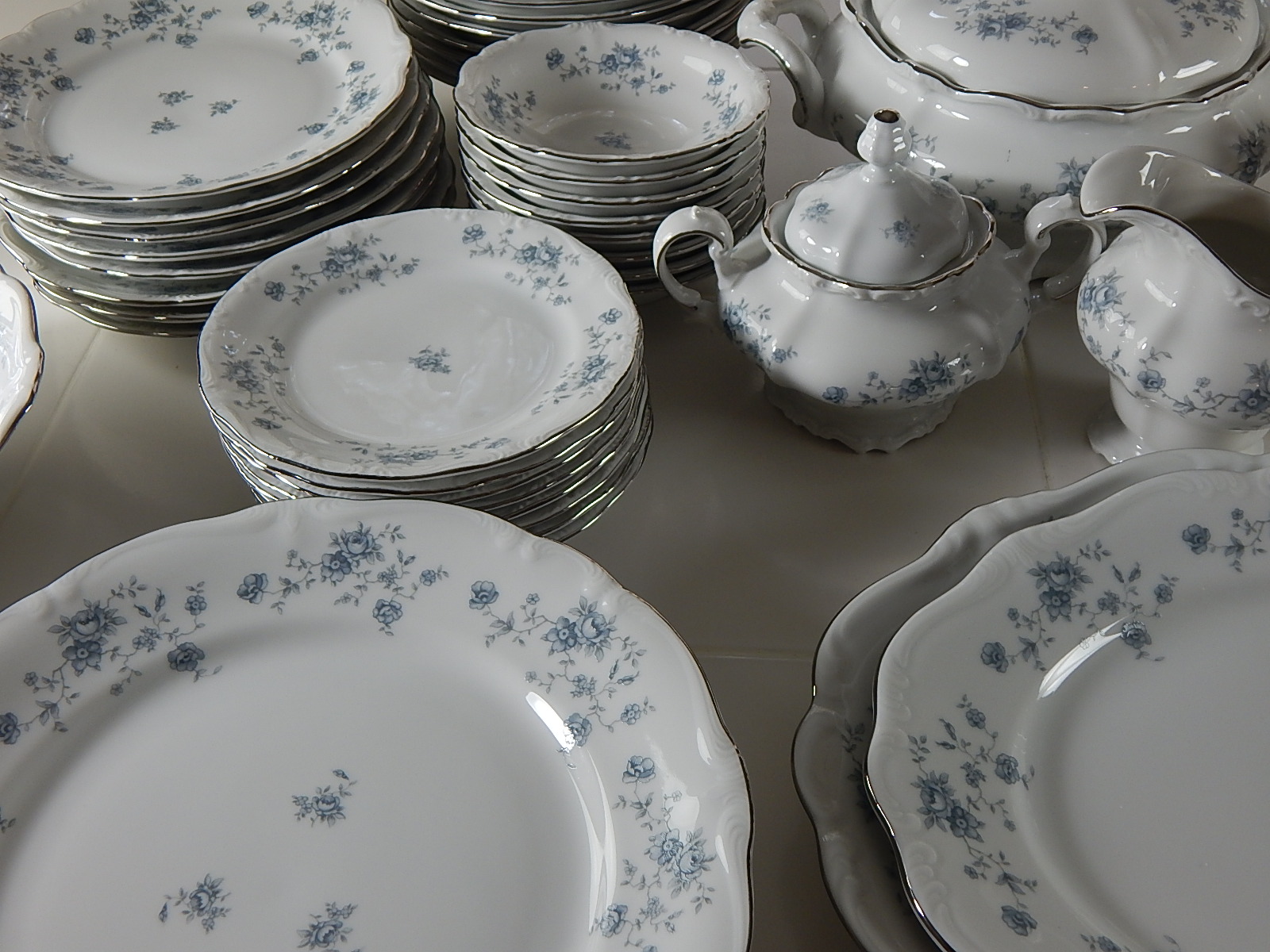 68-Piece Johann Haviland Bavaria China "Blue Garland"