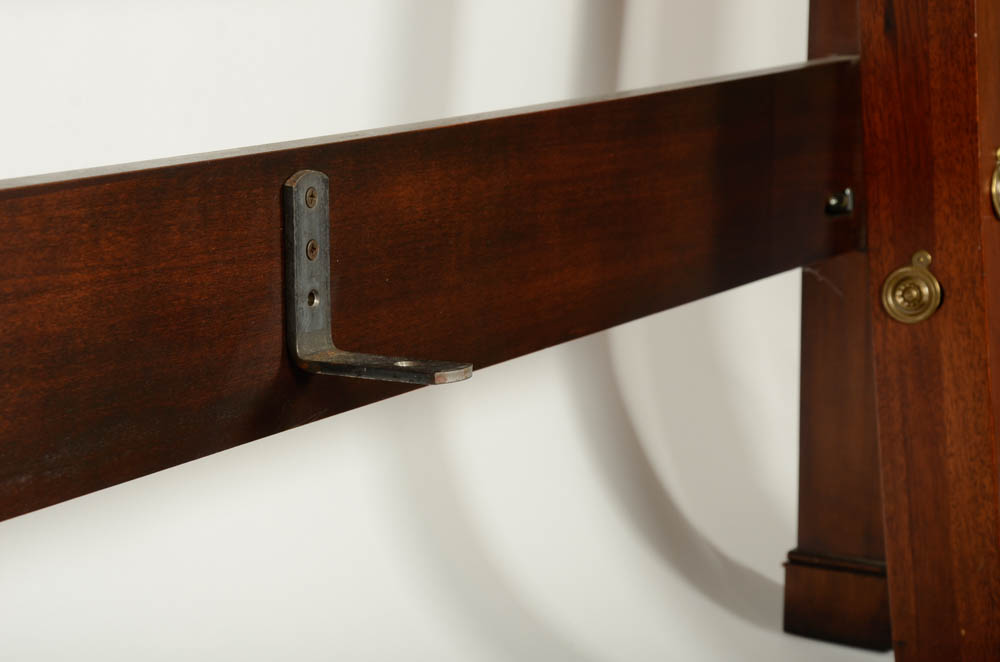 Wellington Hall Queen Size Bed