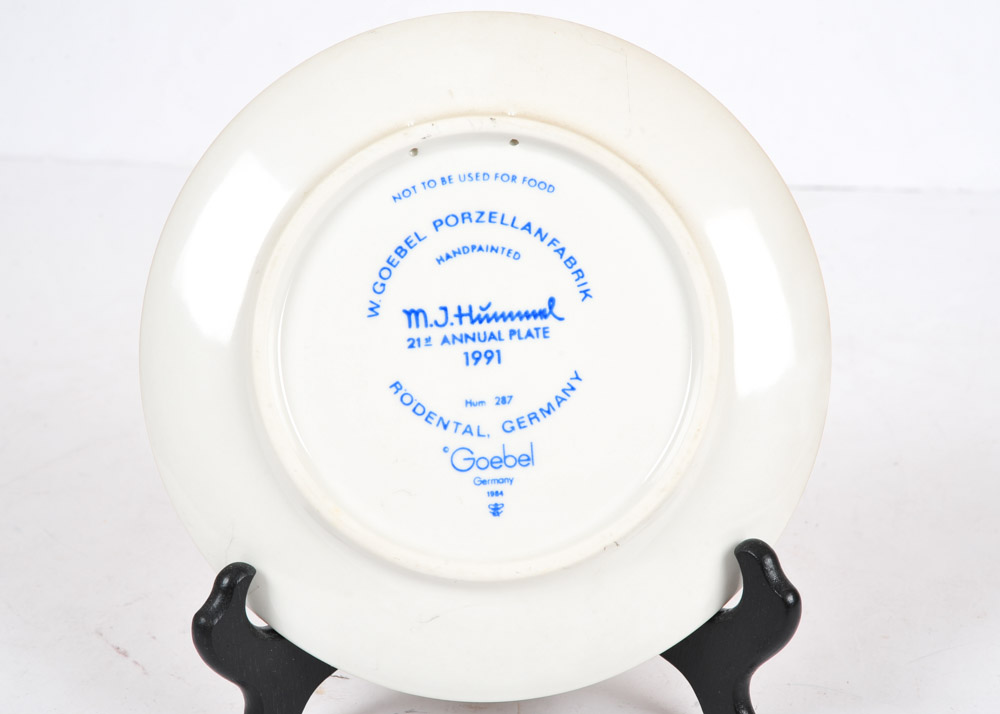 1991 Vintage Annual M.I. Hummel Plate