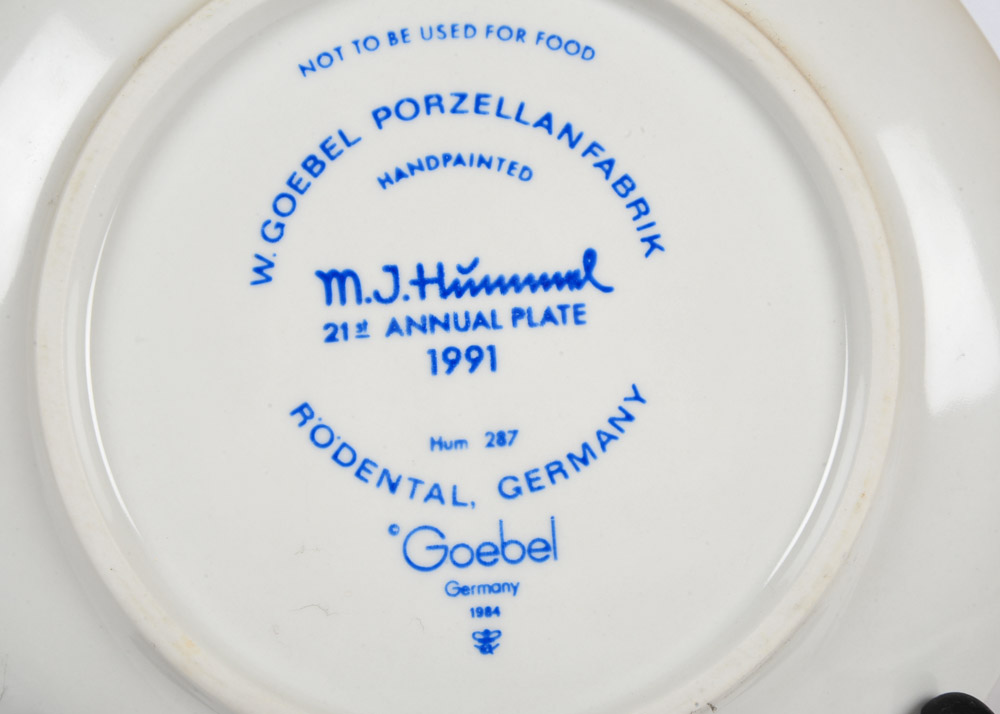 1991 Vintage Annual M.I. Hummel Plate