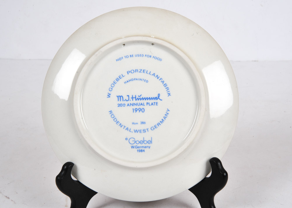 1990 Vintage Annual M.I. Hummel Plate
