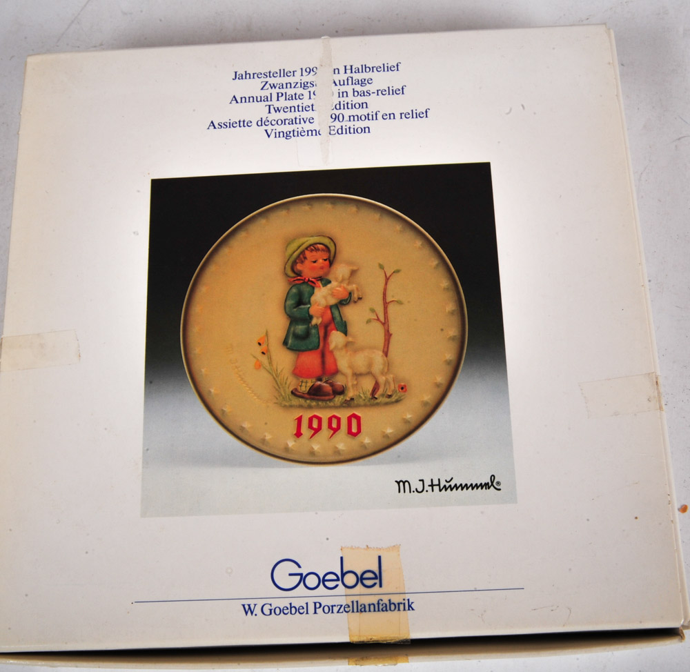 1990 Vintage Annual M.I. Hummel Plate