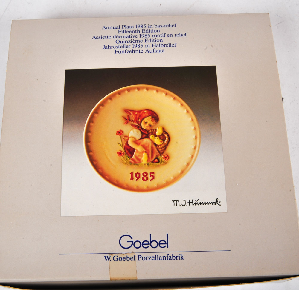1985 Vintage Annual M.I. Hummel Plate