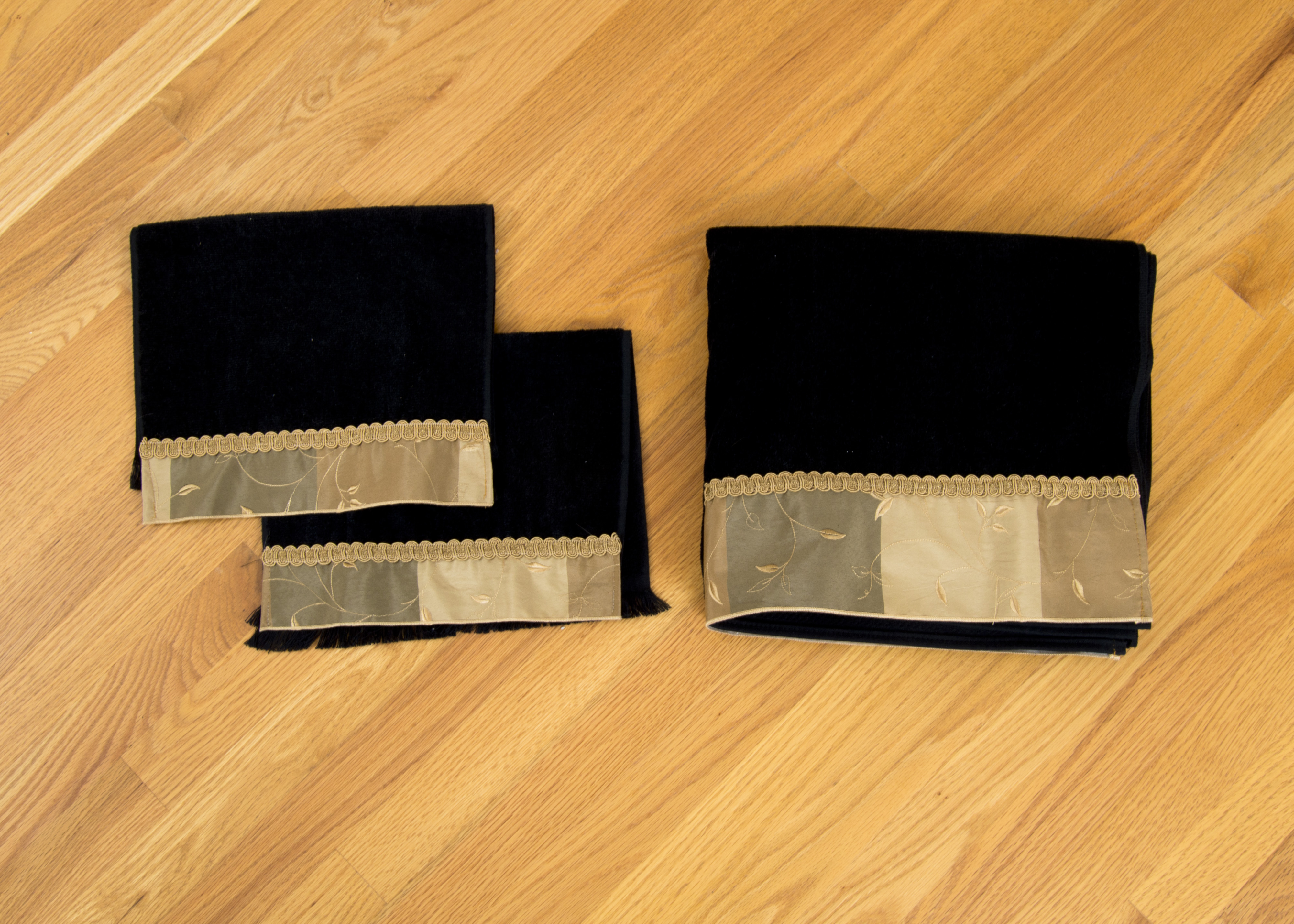 Black and Gold Guest Bathroom Accessories