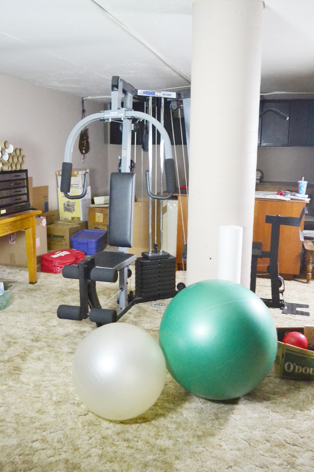 Weider Pro 4100 Home Gym, Hand Weights, & Stability Balls