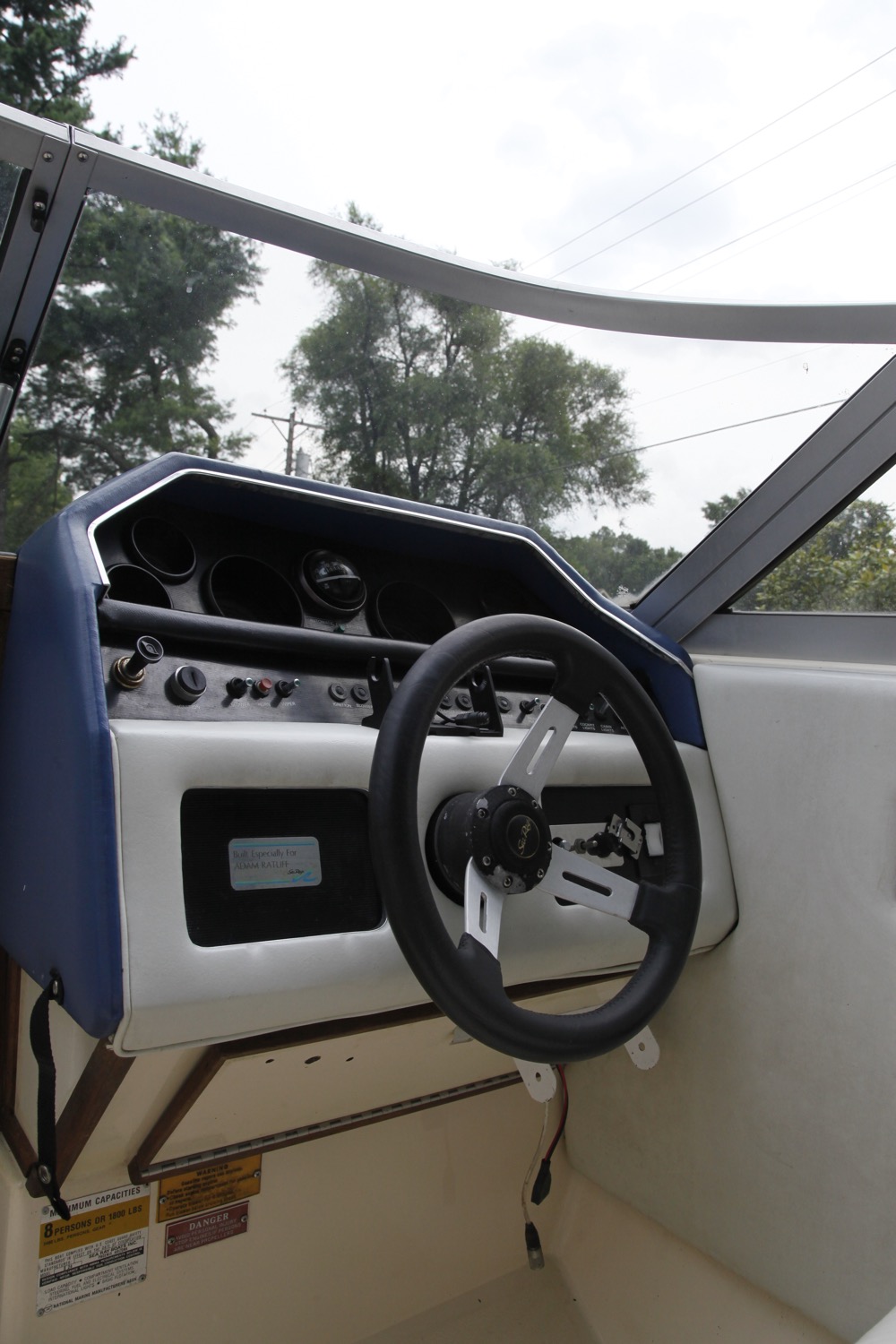 1987 Sea-Ray Sorrento S24 Cuddy Cabin