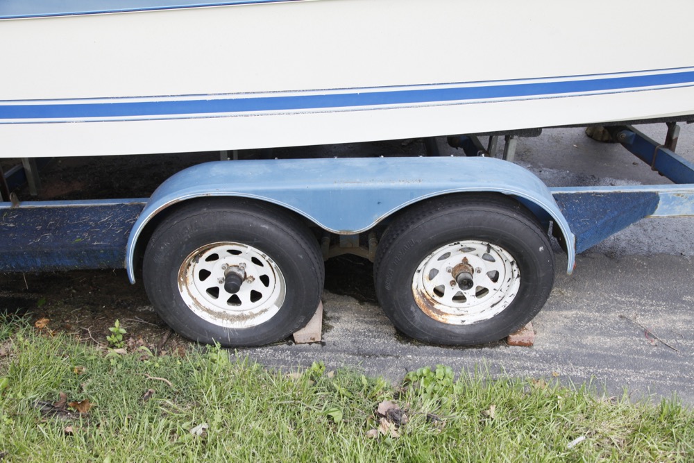 1987 Sea-Ray Sorrento S24 Cuddy Cabin