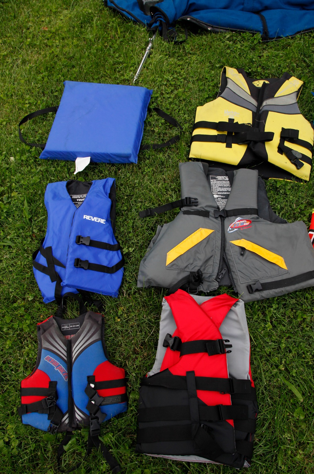 1987 Sea-Ray Sorrento S24 Cuddy Cabin