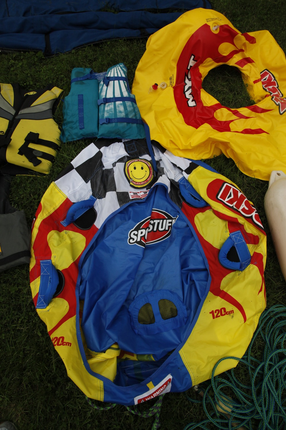 1987 Sea-Ray Sorrento S24 Cuddy Cabin