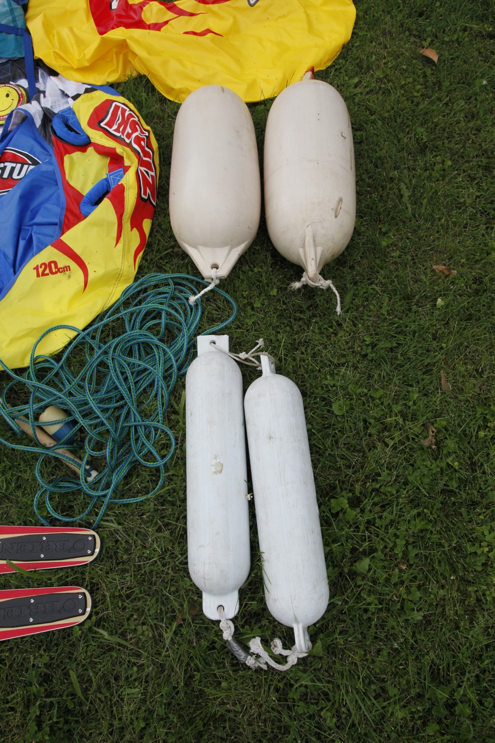 1987 Sea-Ray Sorrento S24 Cuddy Cabin