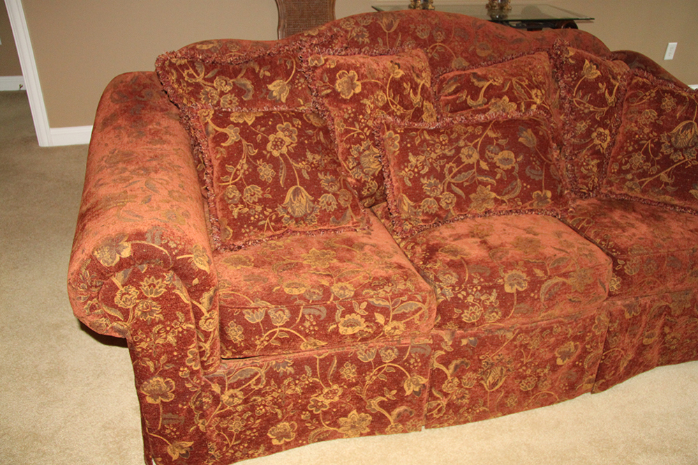 Traditional Floral Print Fabric Sofa