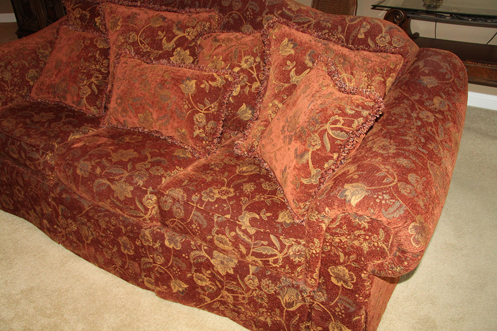 Traditional Floral Print Fabric Sofa