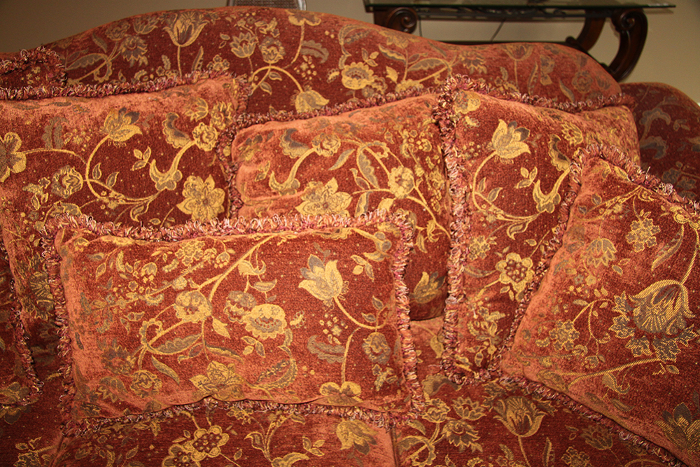 Traditional Floral Print Fabric Sofa