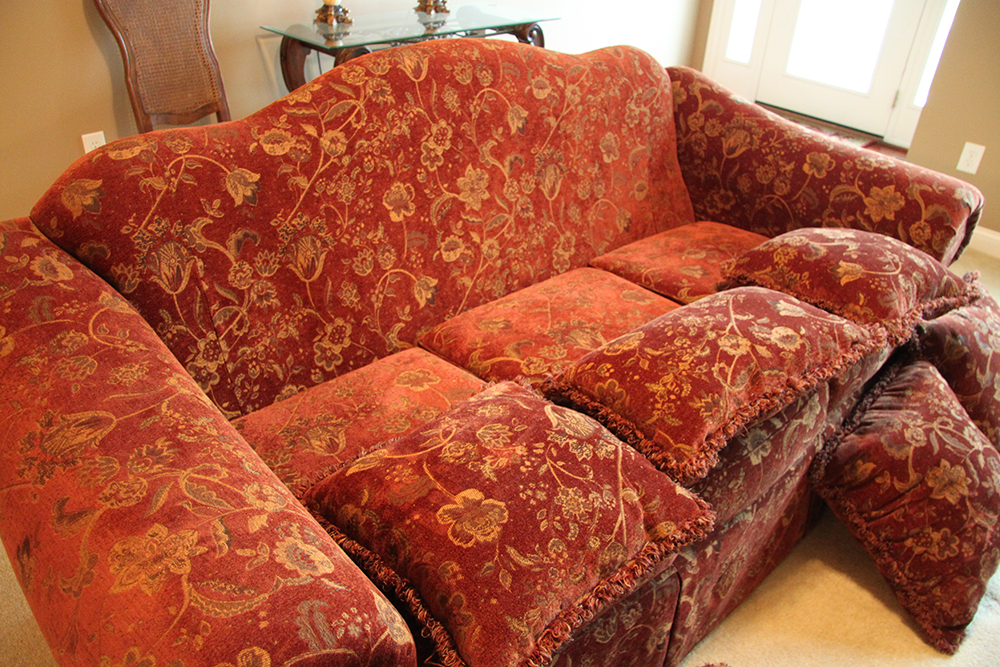 Traditional Floral Print Fabric Sofa