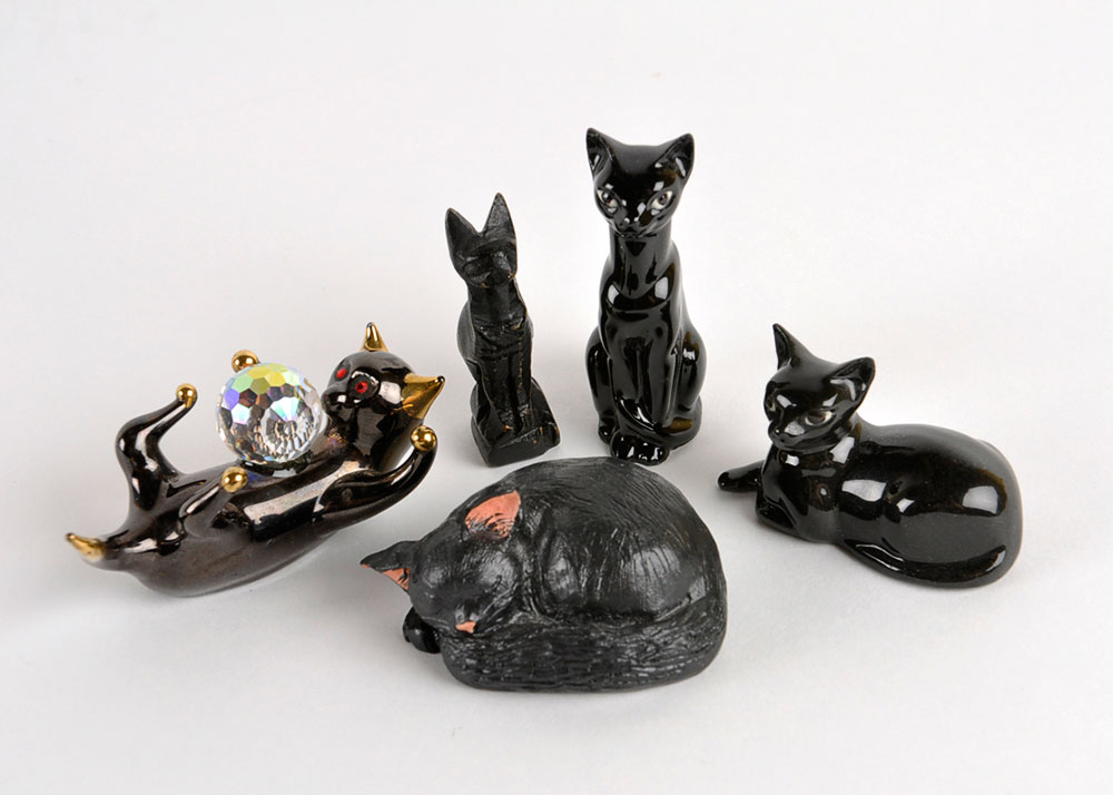 Assortment of Black Cat Figurines EBTH
