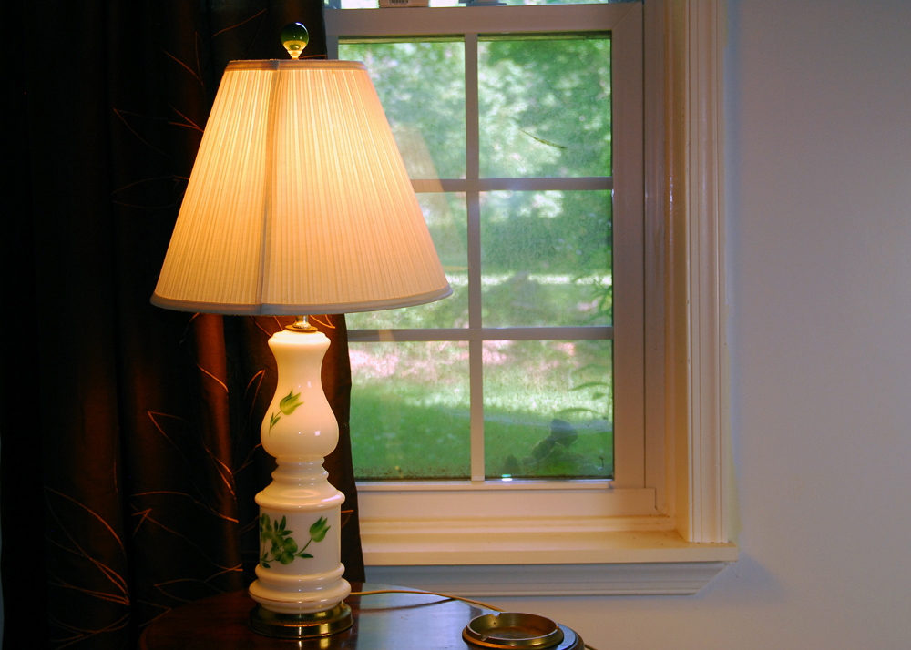 Vintage Leviton Milk Glass Lamp