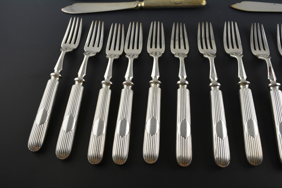 Walker & Hall Silver Plated "Reed/Shield" Fish Knives and Forks