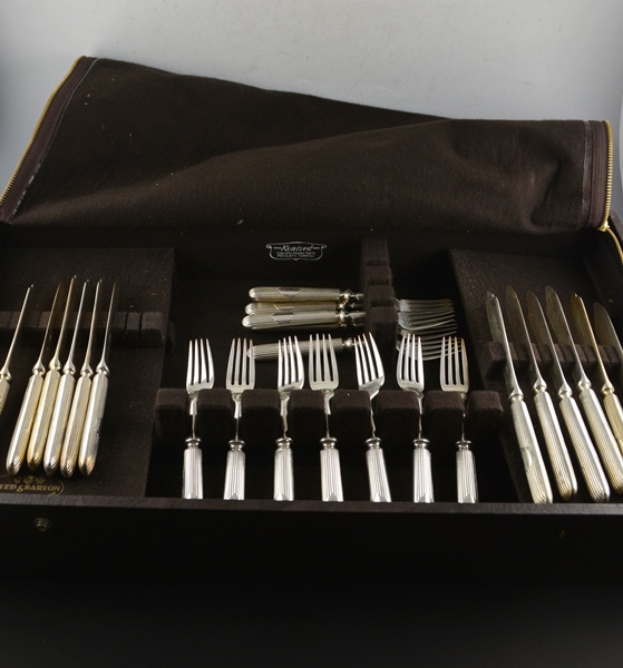 Walker & Hall Silver Plated "Reed/Shield" Fish Knives and Forks