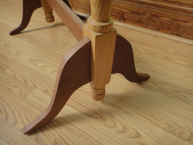 Two Tone Wooden Quilt Stand