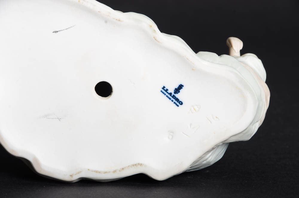 Vintage Lladro Young Girl With Bird on Tree Stump