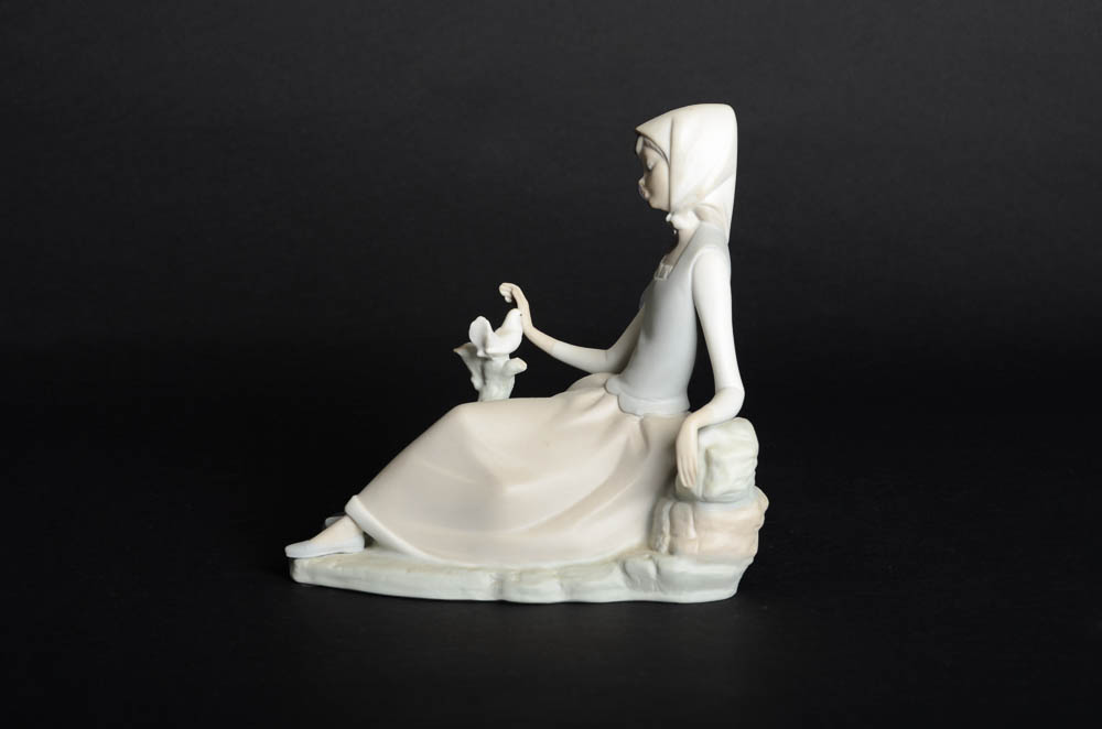 Vintage Lladro Young Girl With Bird on Tree Stump