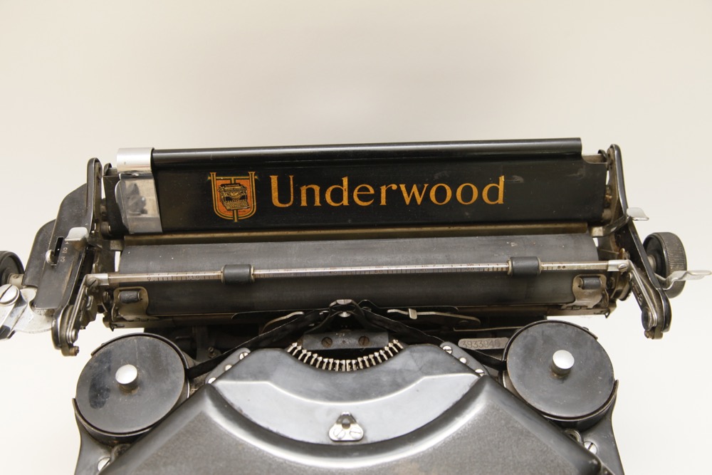 Underwood "Noiseless" Vintage Typewriter