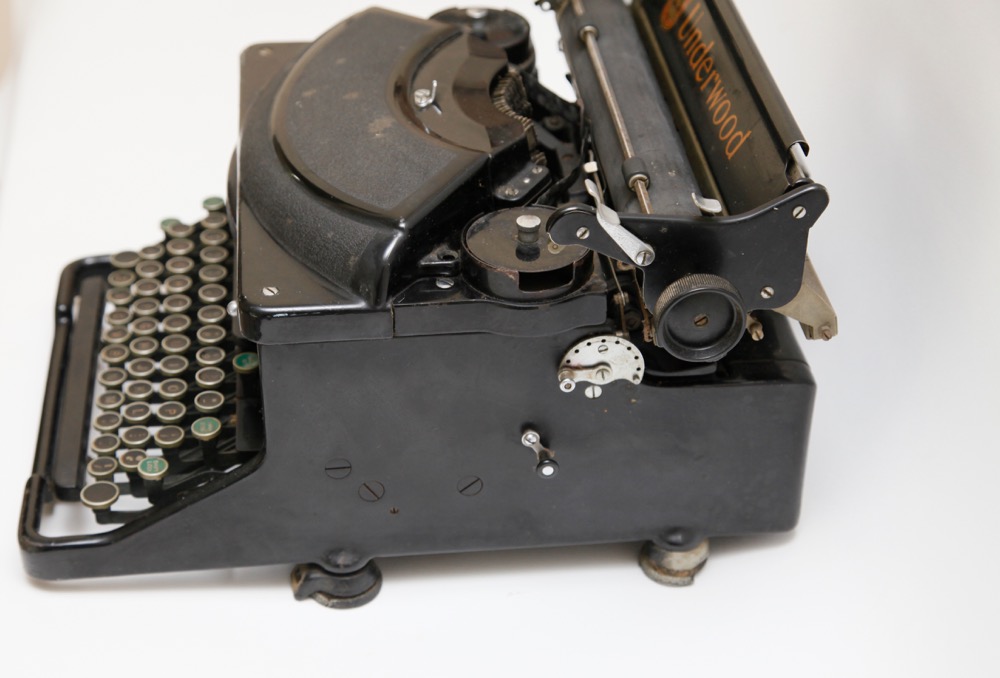 Underwood "Noiseless" Vintage Typewriter