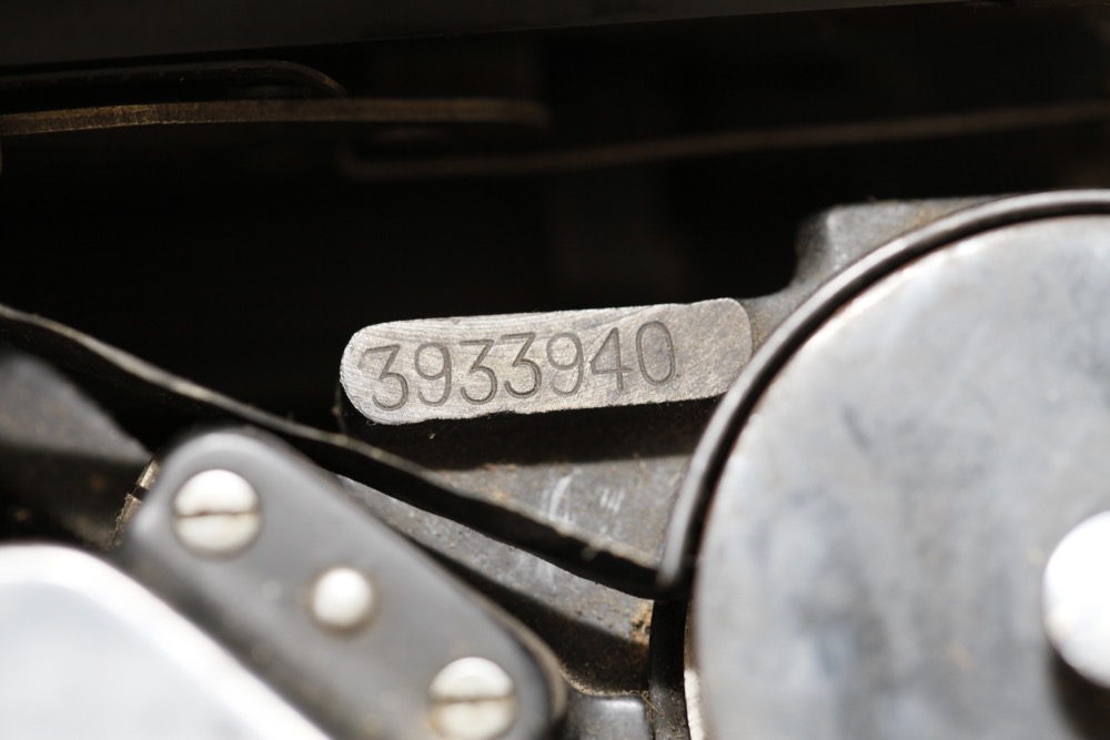 Underwood "Noiseless" Vintage Typewriter