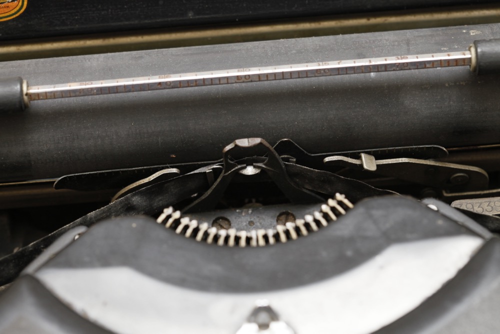 Underwood "Noiseless" Vintage Typewriter