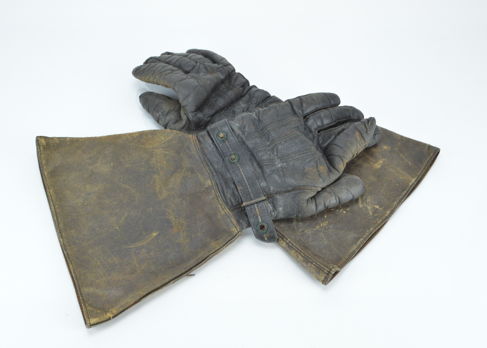 Vintage Leather Gauntlets