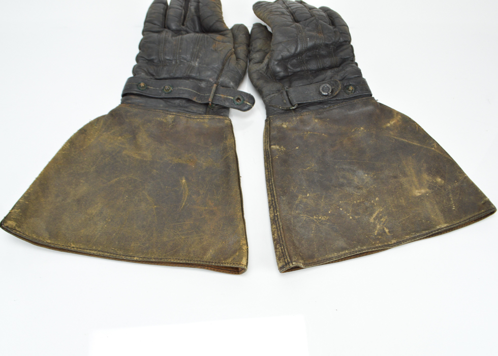 Vintage Leather Gauntlets