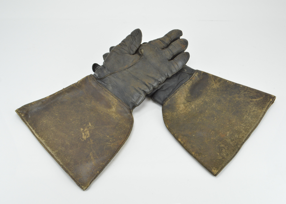 Vintage Leather Gauntlets