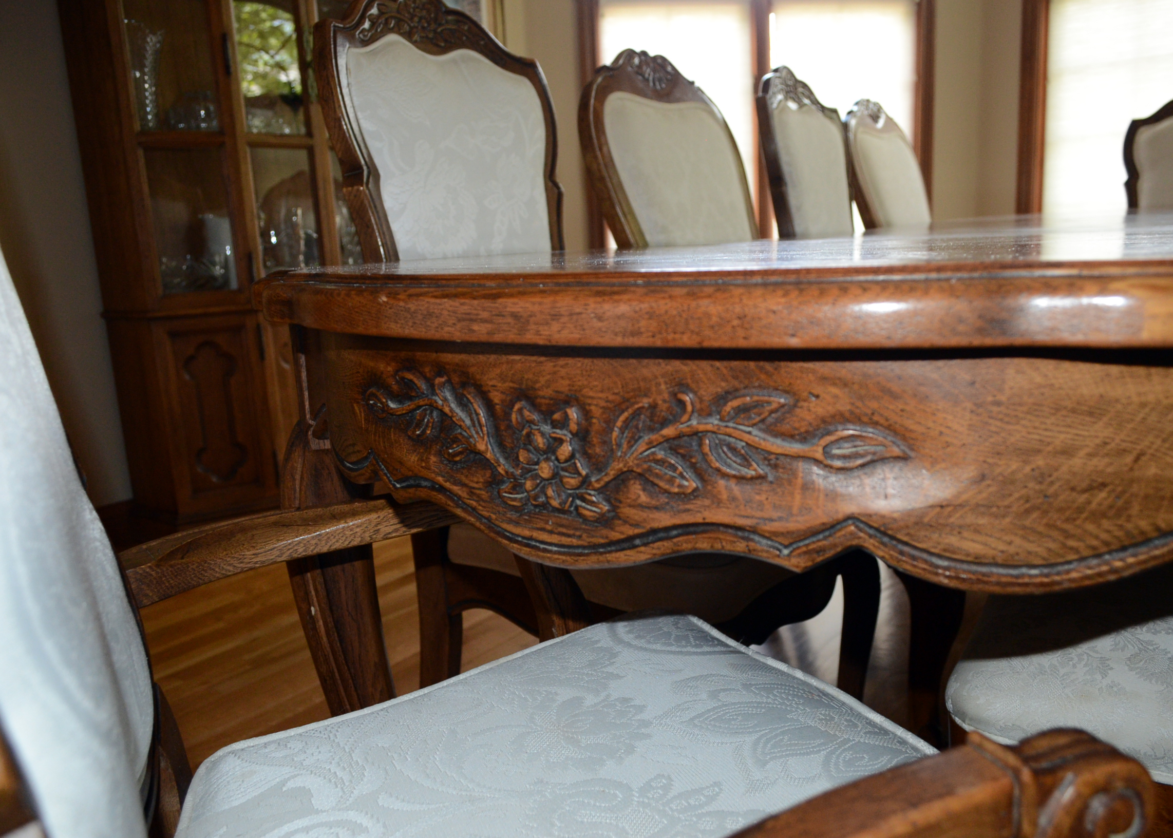 Thomasville French Provincial Style Dining Table and Chairs