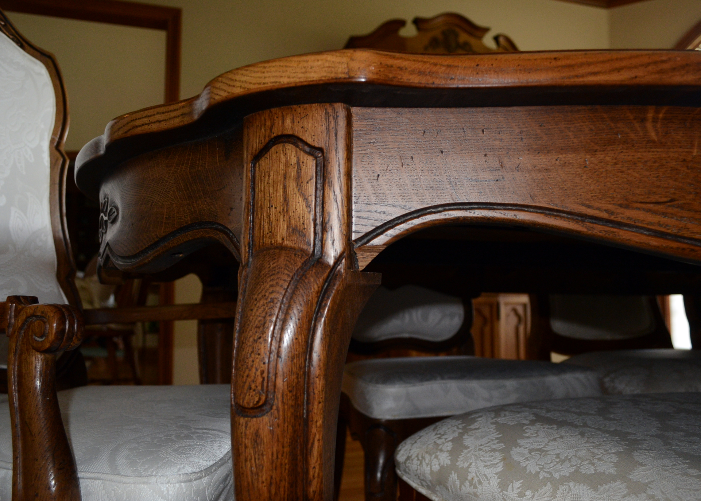 Thomasville French Provincial Style Dining Table and Chairs