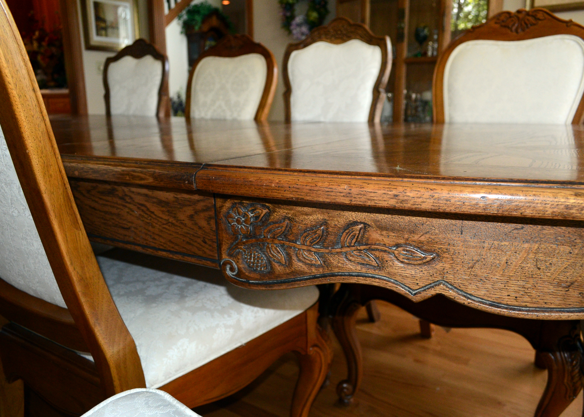 Thomasville French Provincial Style Dining Table and Chairs