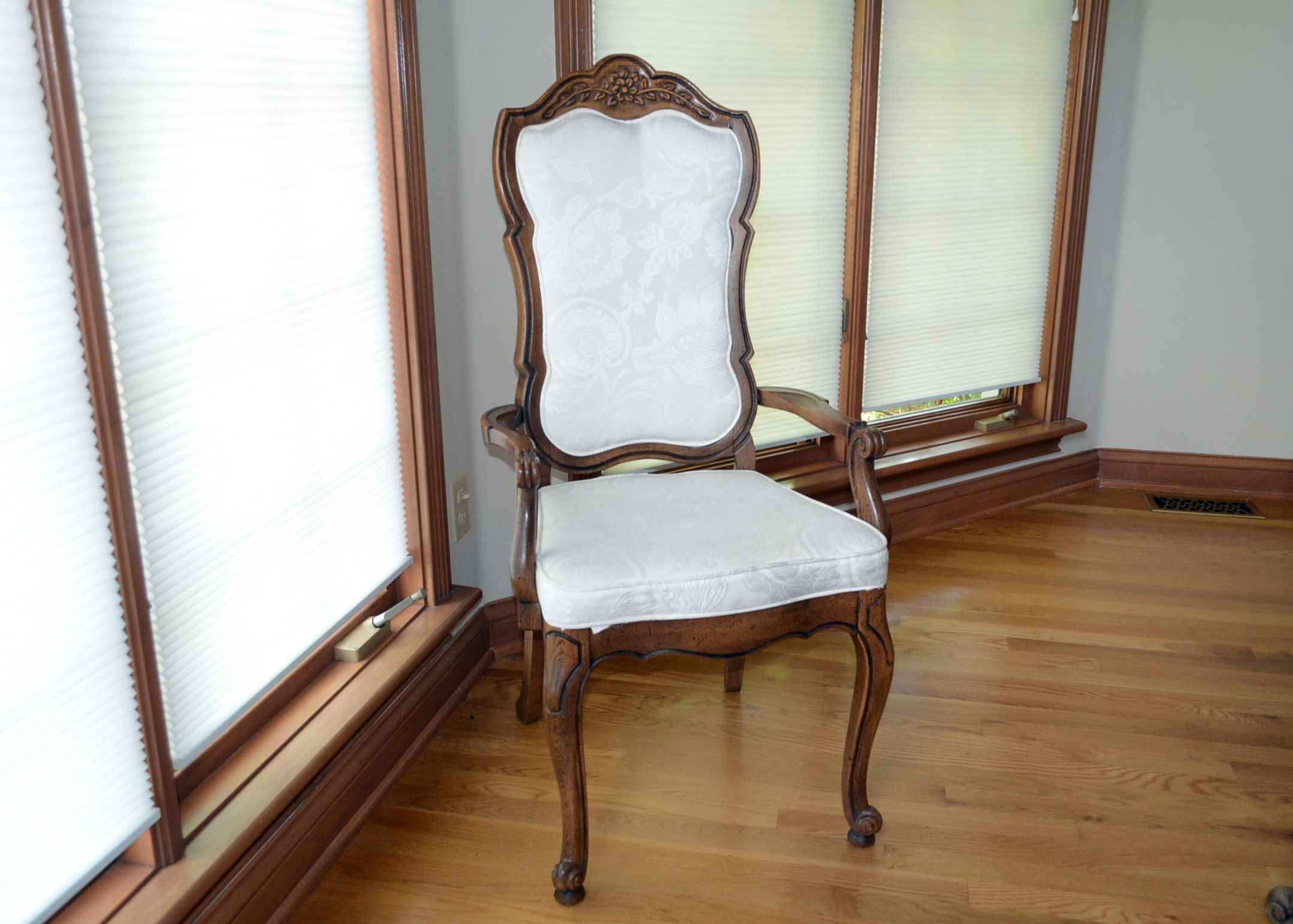 Thomasville French Provincial Style Dining Table and Chairs