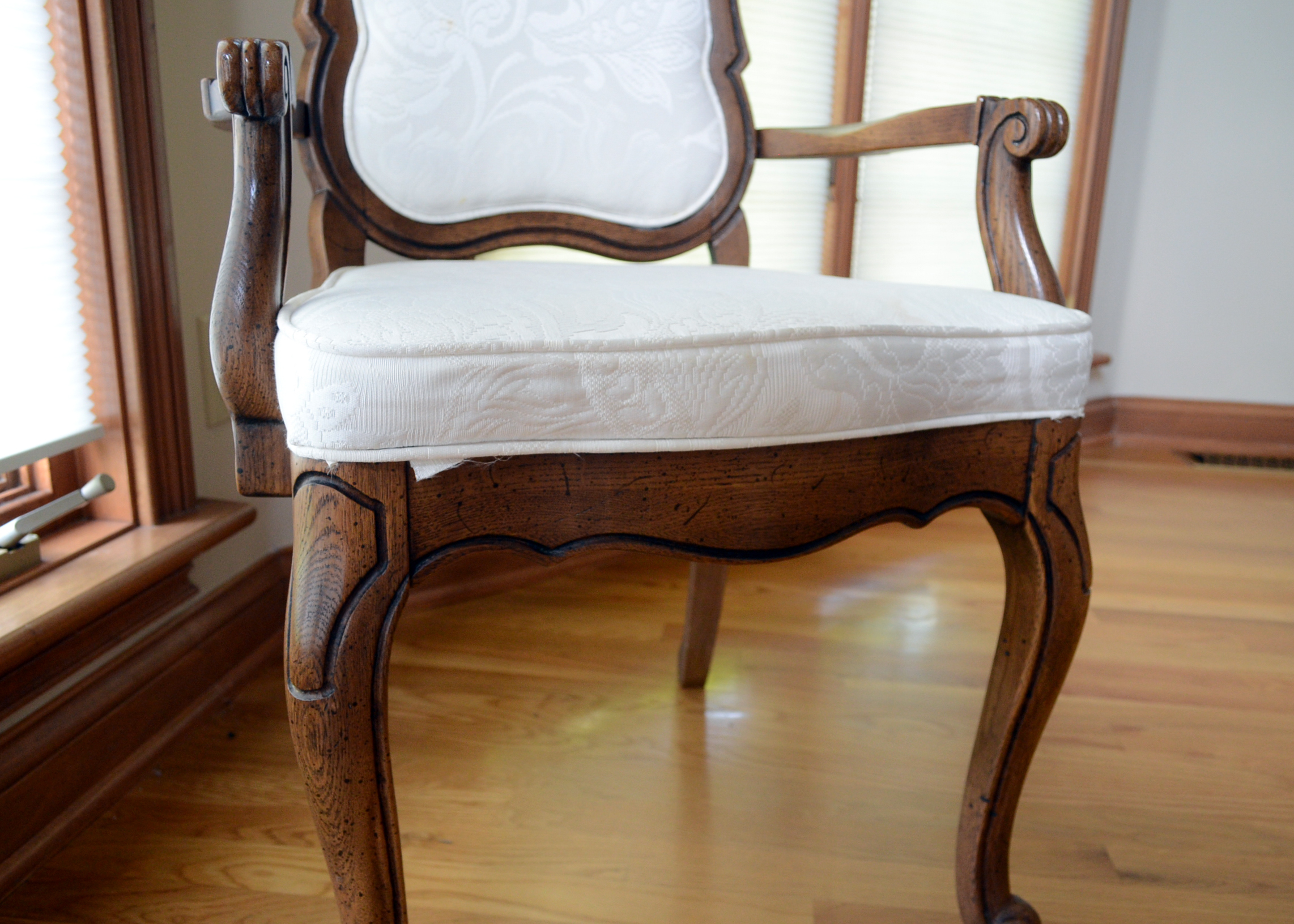 Thomasville French Provincial Style Dining Table and Chairs