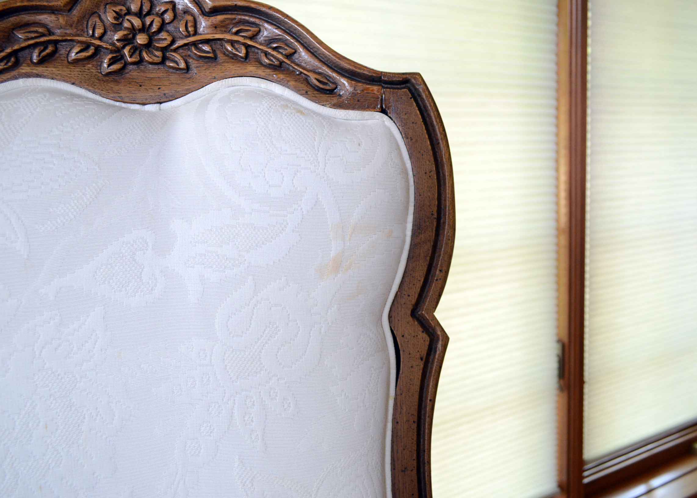 Thomasville French Provincial Style Dining Table and Chairs