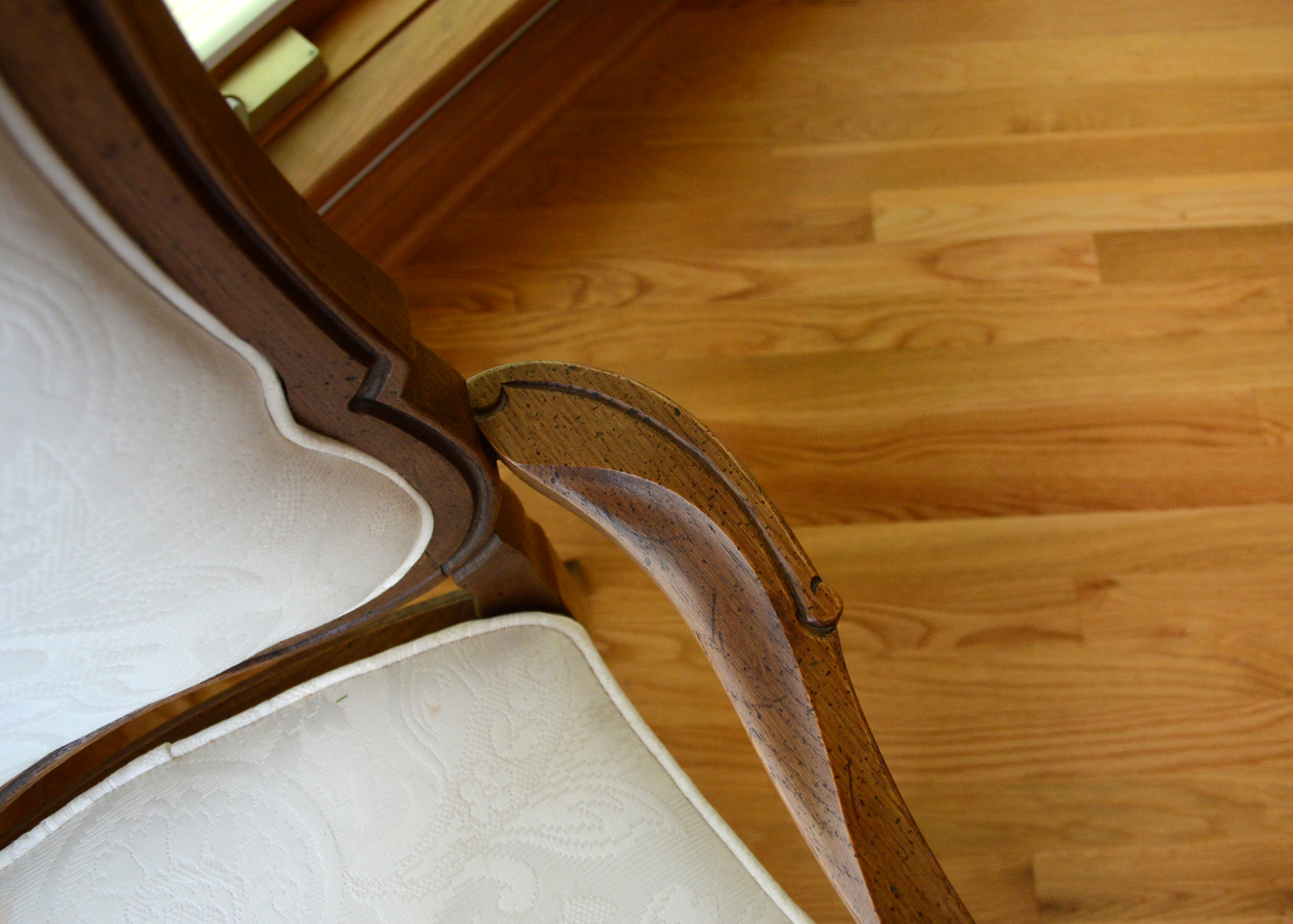 Thomasville French Provincial Style Dining Table and Chairs