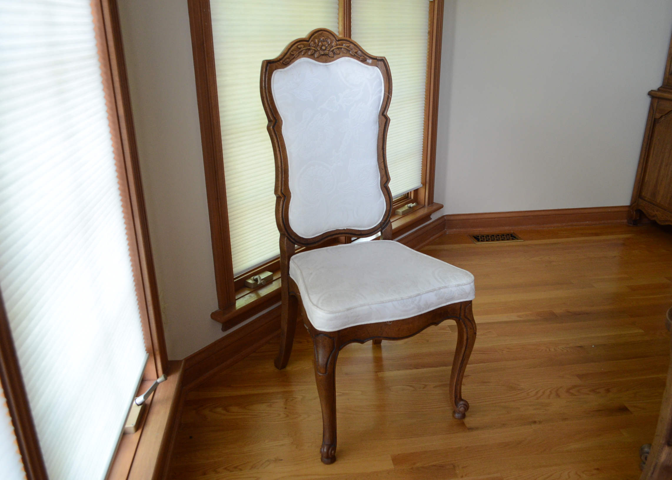 Thomasville French Provincial Style Dining Table and Chairs