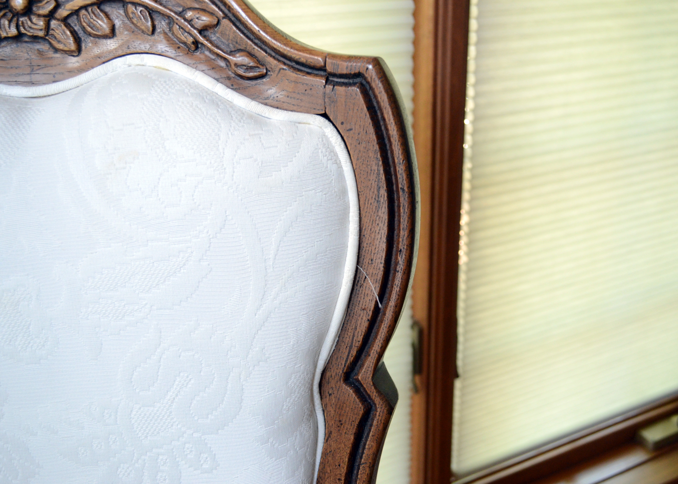 Thomasville French Provincial Style Dining Table and Chairs