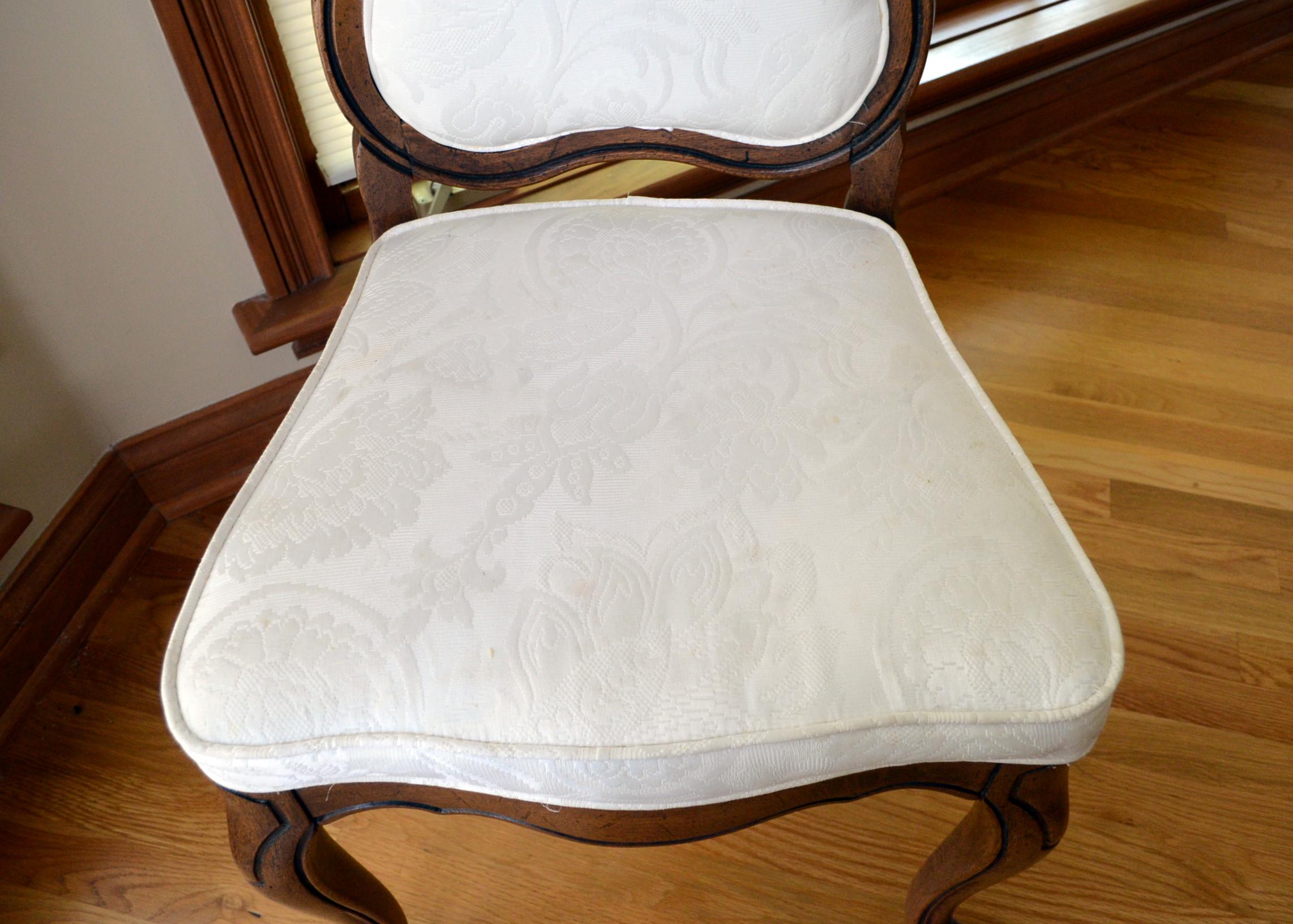 Thomasville French Provincial Style Dining Table and Chairs