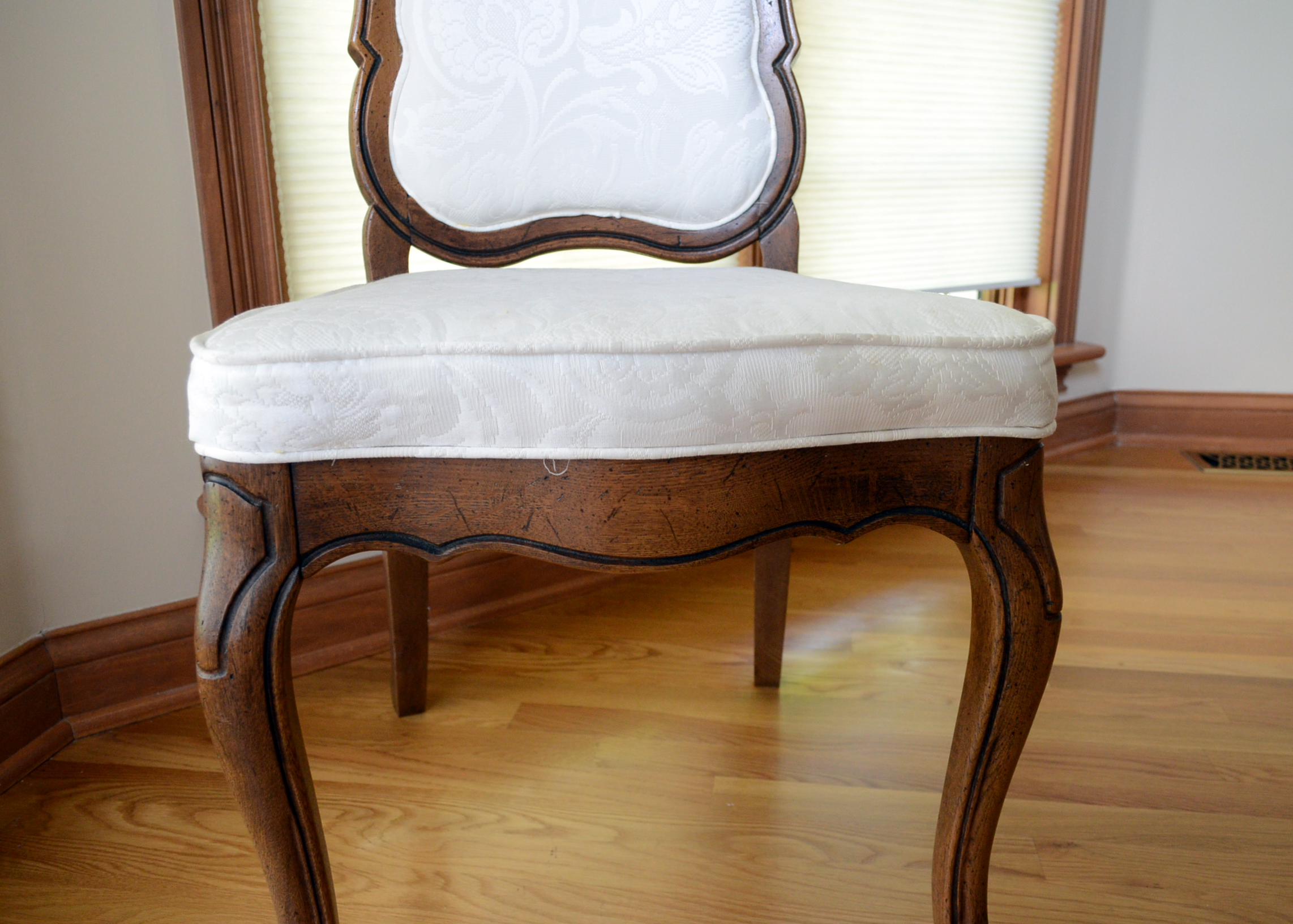 Thomasville French Provincial Style Dining Table and Chairs