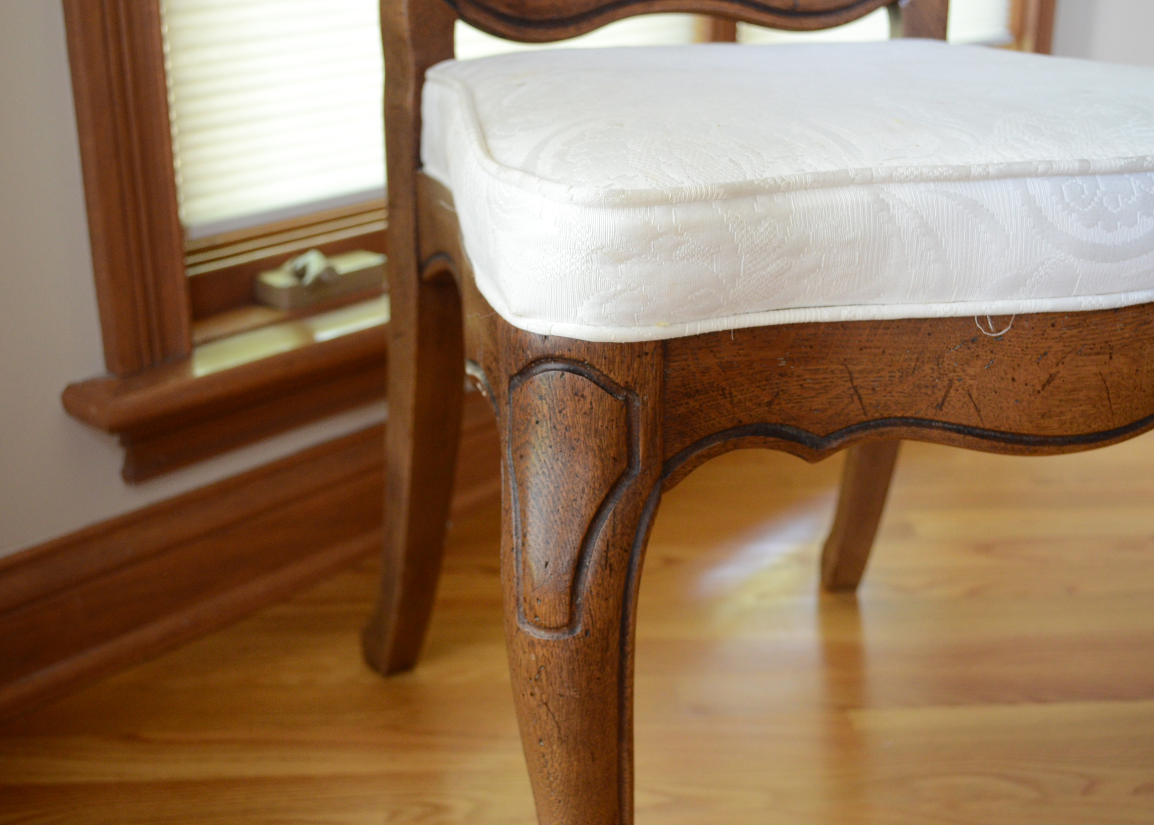 Thomasville French Provincial Style Dining Table and Chairs