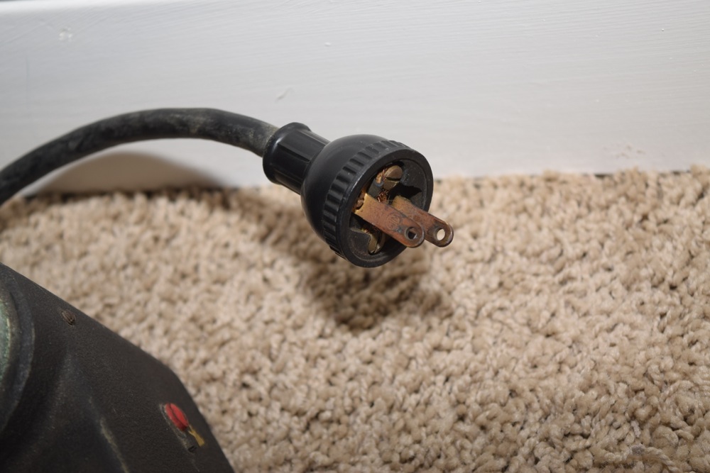 Minox Enlarger with Cover and Minox Daylight Developing Tank