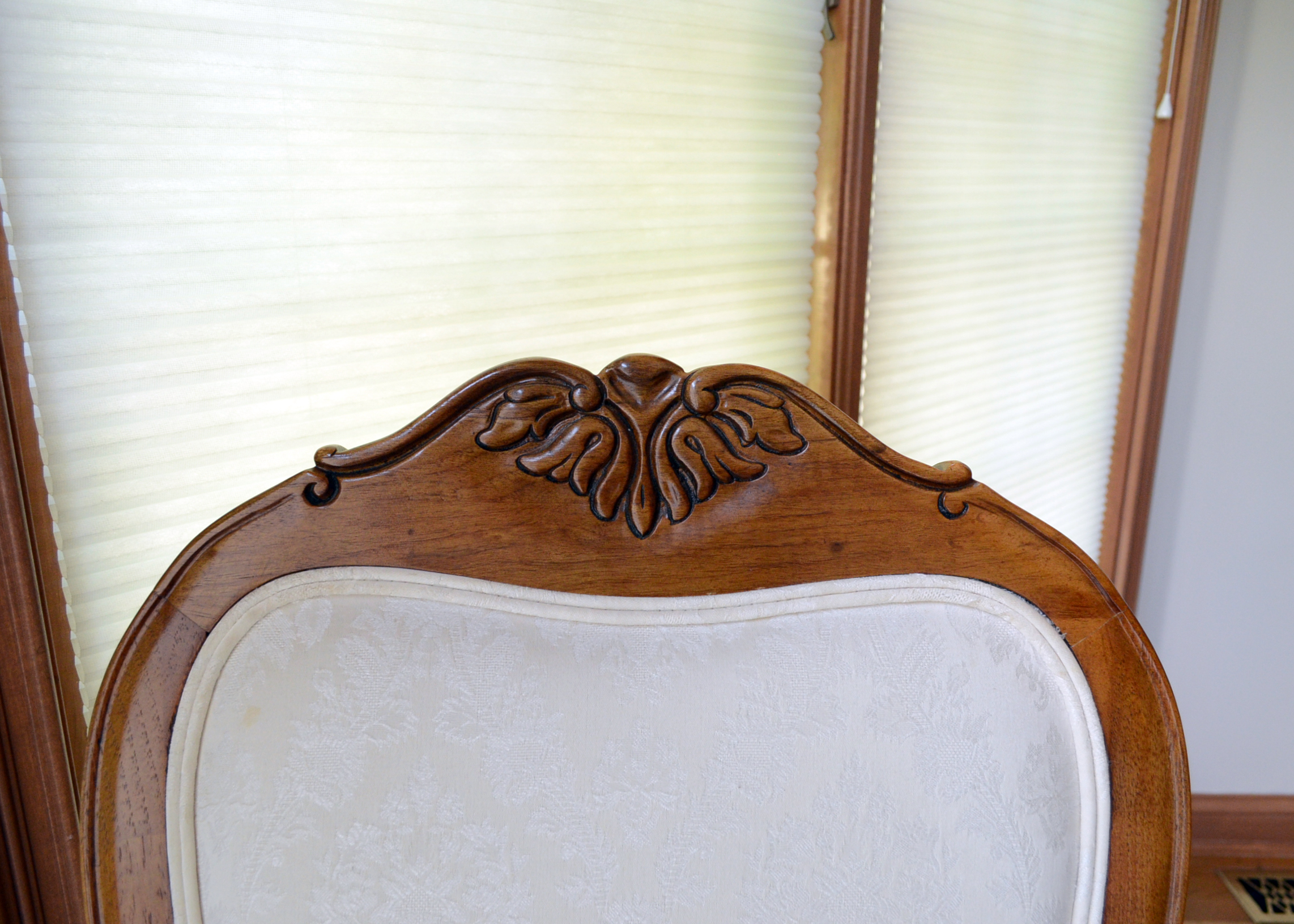 Thomasville French Provincial Style Dining Table and Chairs