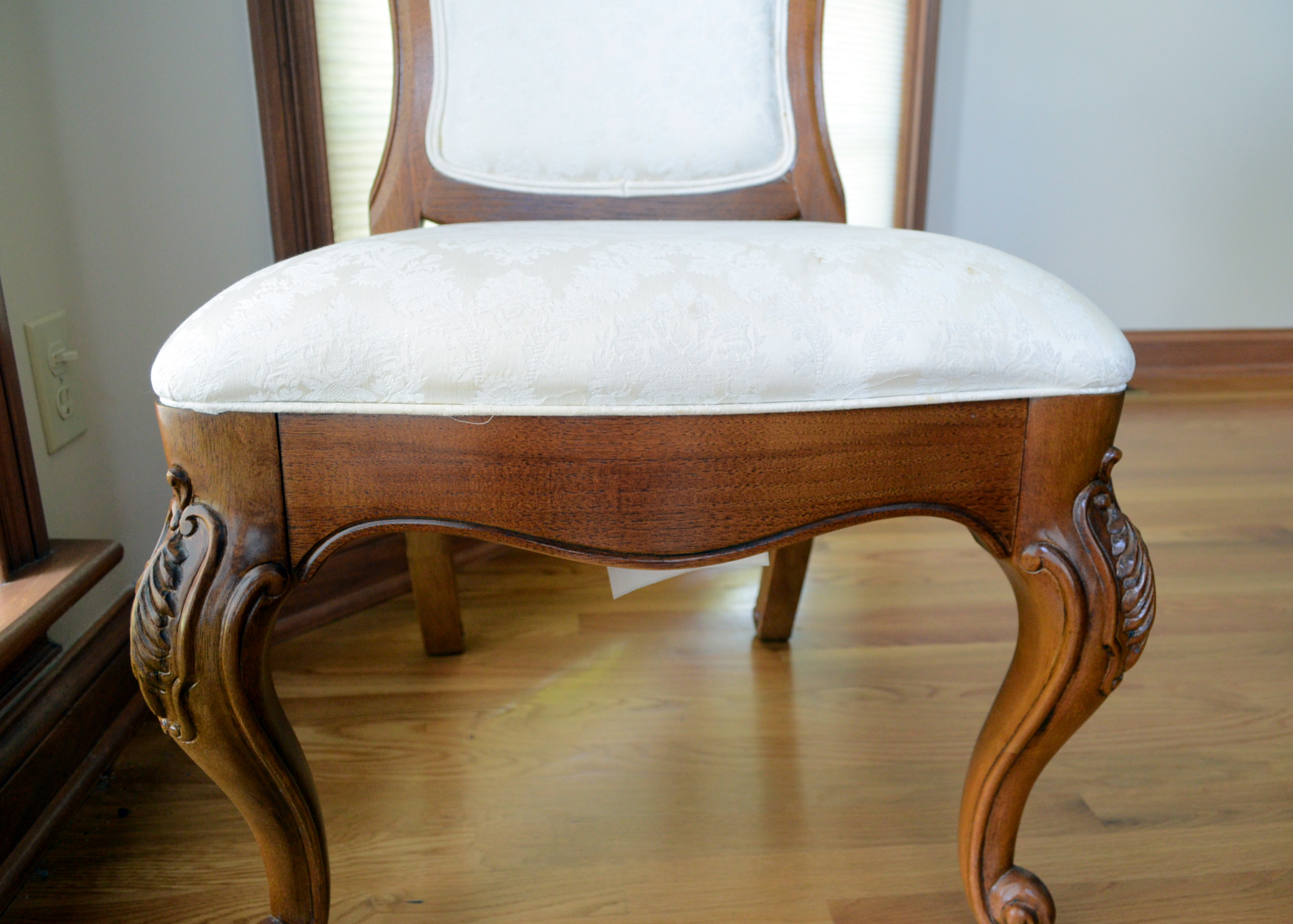 Thomasville French Provincial Style Dining Table and Chairs